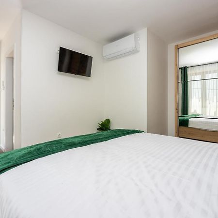 Villa Antani With Heated Pool, Sauna & Jacuzzi Цриквеница Экстерьер фото