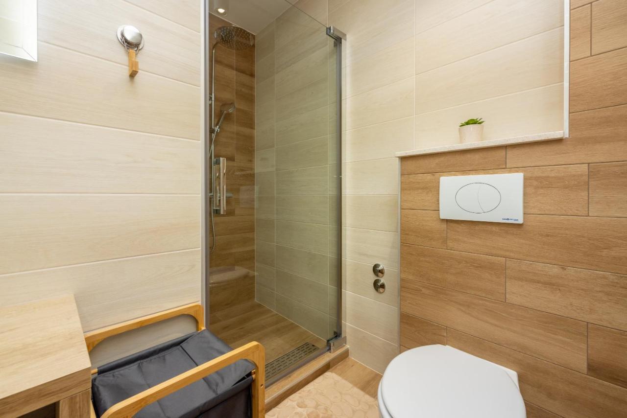 Villa Antani With Heated Pool, Sauna & Jacuzzi Цриквеница Экстерьер фото